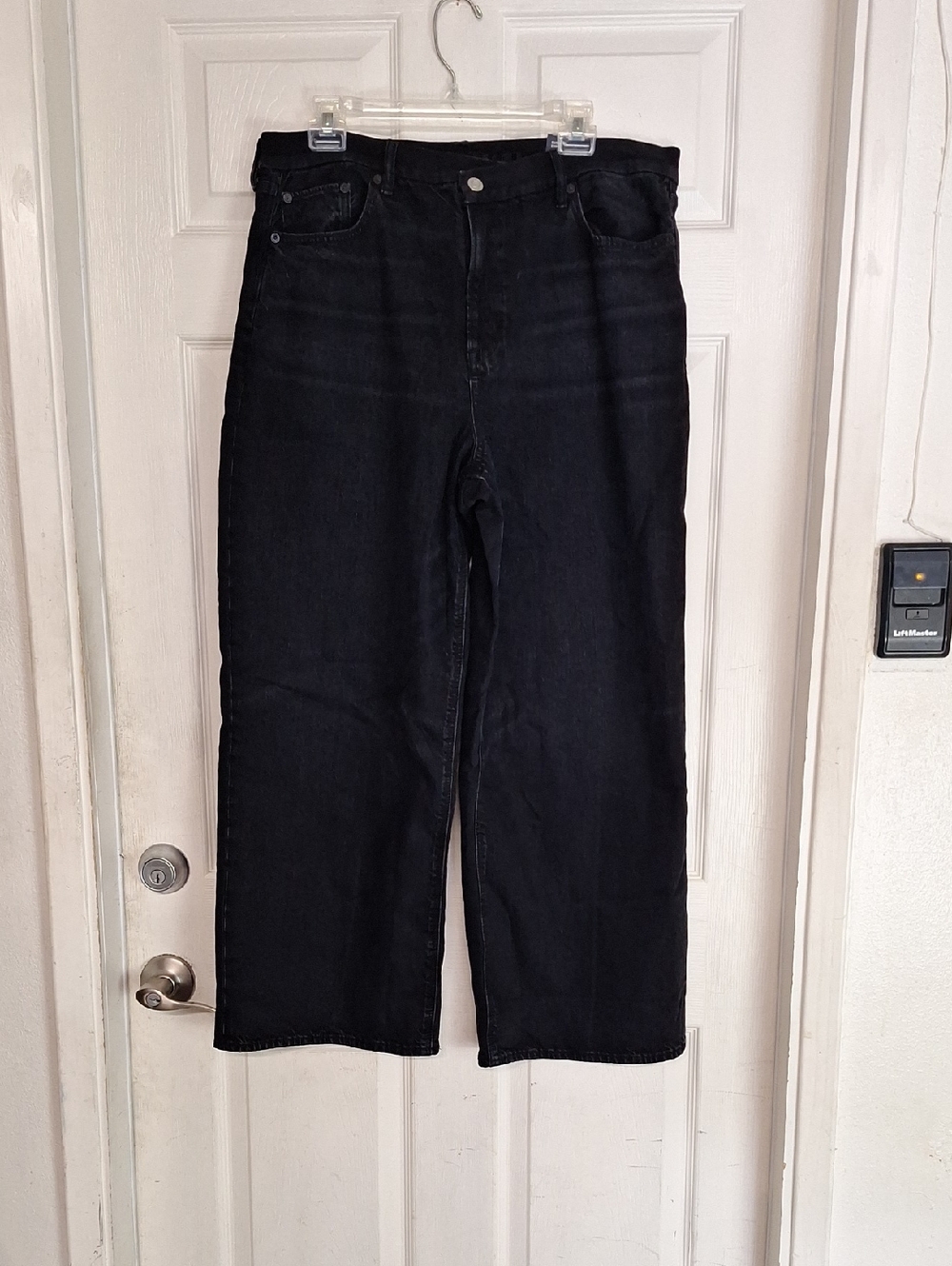 American Eagle Curvy Stovepipe black jeans 16 Short Super High Rise Strigid